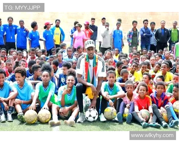 十七岁才接触足球的球星逆袭之路 从零起步成就顶级传奇